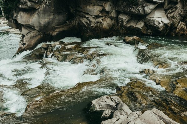 La gourde filtrante parfaite pour une aventure en randonnée